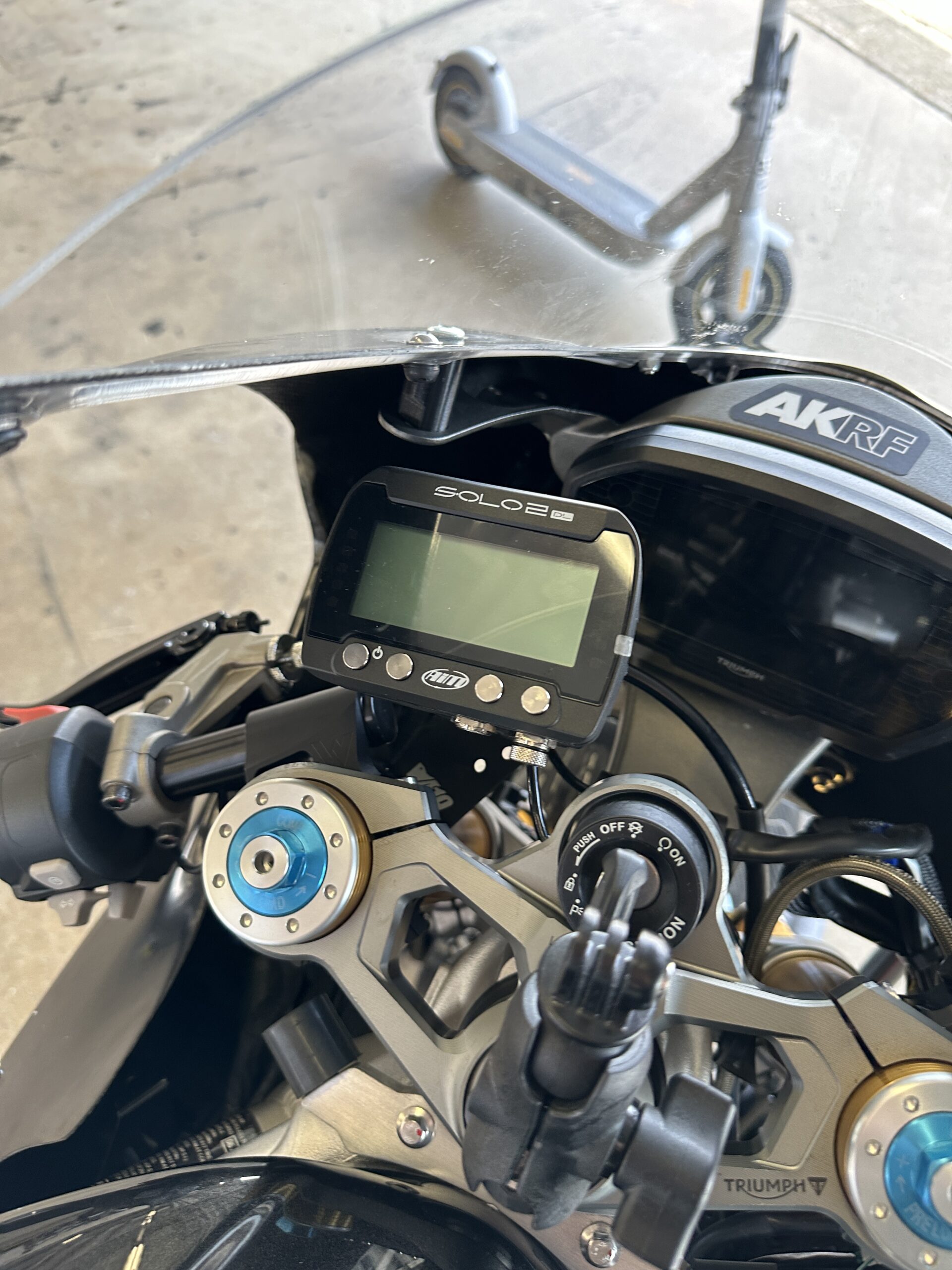 AiM Solo 2 DL installed on Triumph Daytona 765